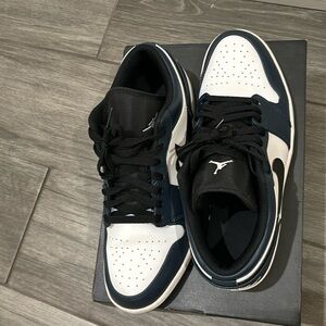 JORDAN 1 MID ARMORY NAVY LOW TOP